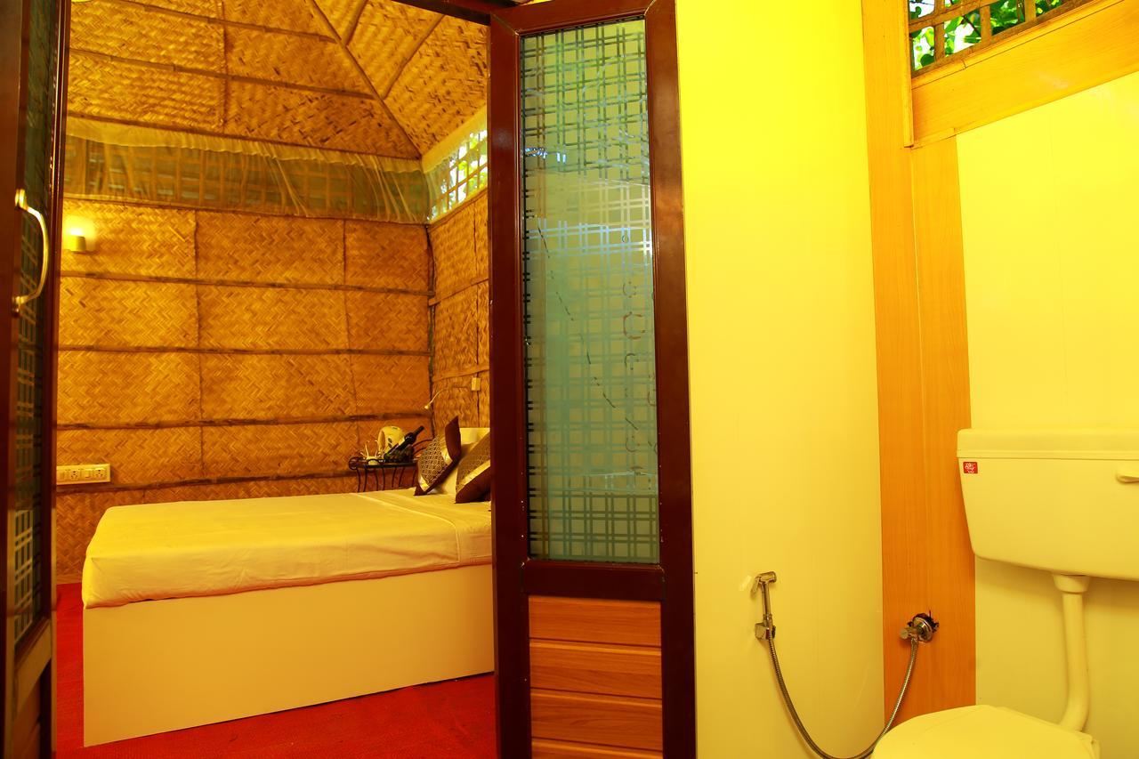 Colonels Beach Villa Alappuzha Buitenkant foto