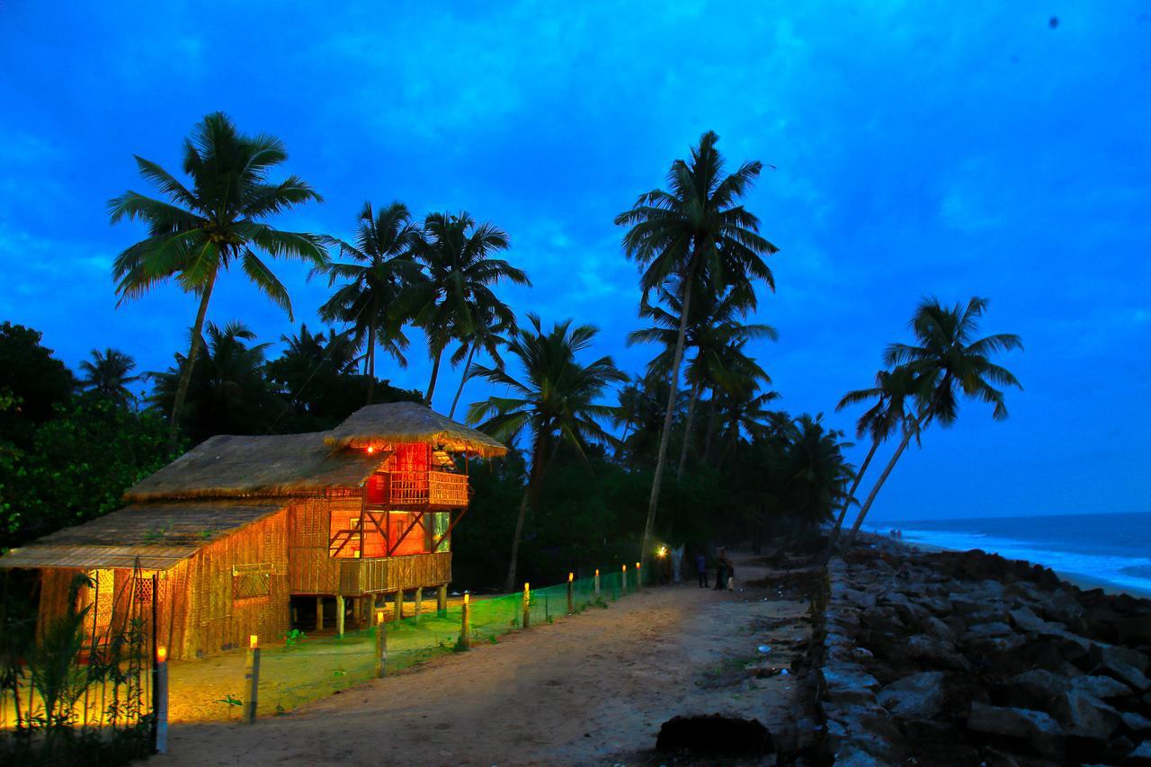 Colonels Beach Villa Alappuzha Buitenkant foto