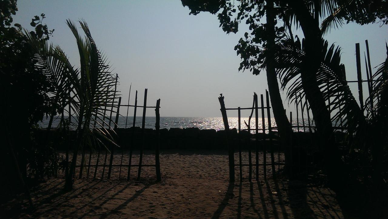 Colonels Beach Villa Alappuzha Buitenkant foto