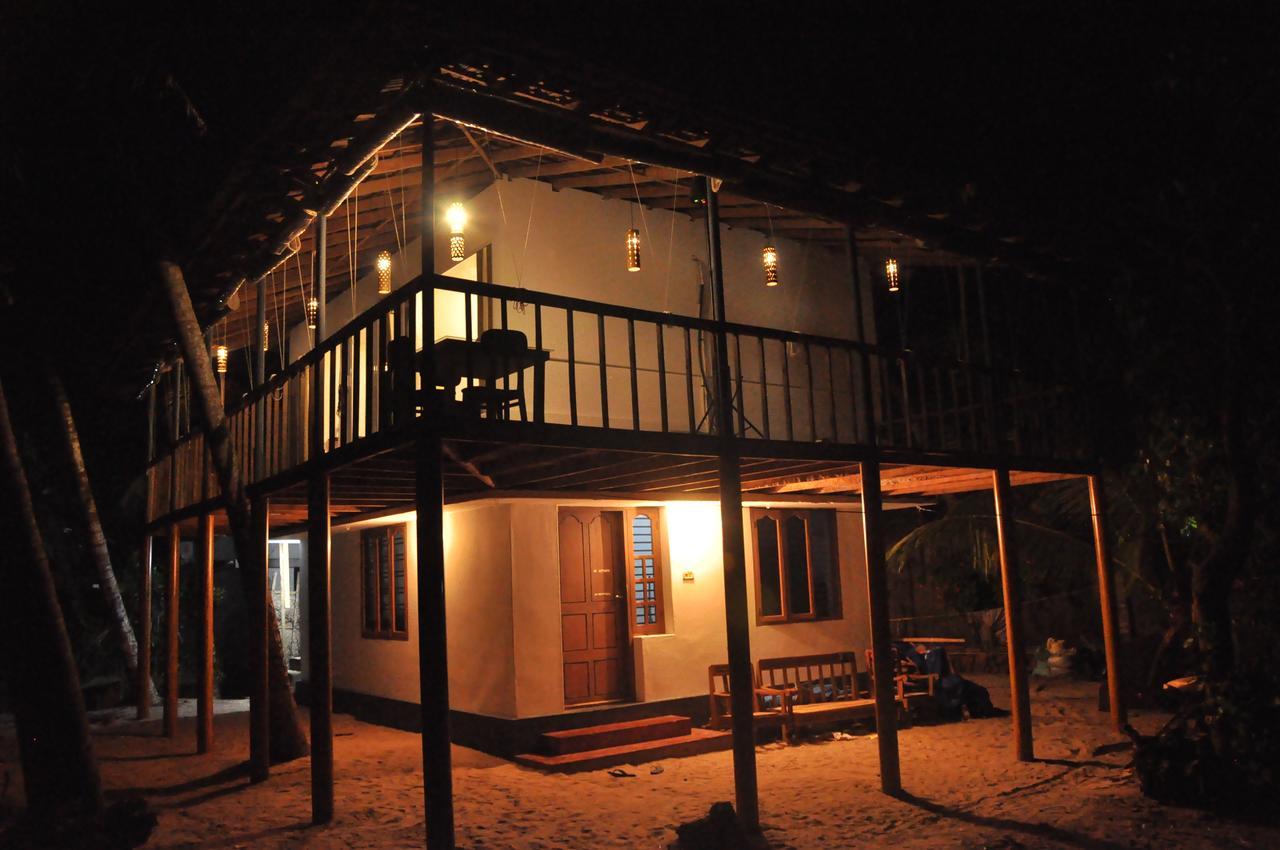 Colonels Beach Villa Alappuzha Buitenkant foto